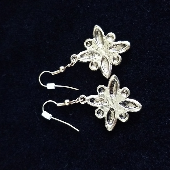 Earrings - Picture 13 of 13